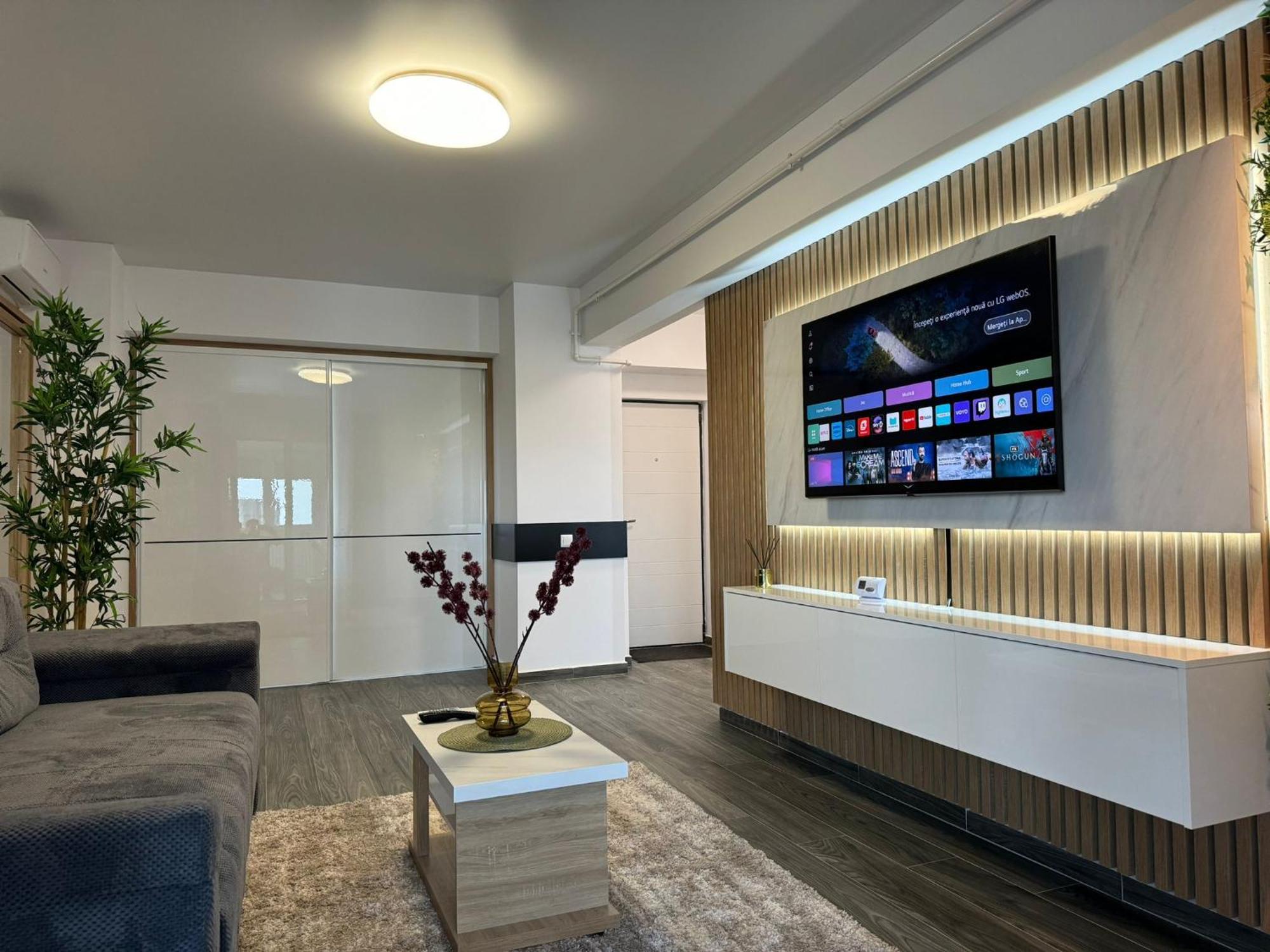 Luxury Glam Apartments Central Adress Bucuresti With Parking Екстер'єр фото