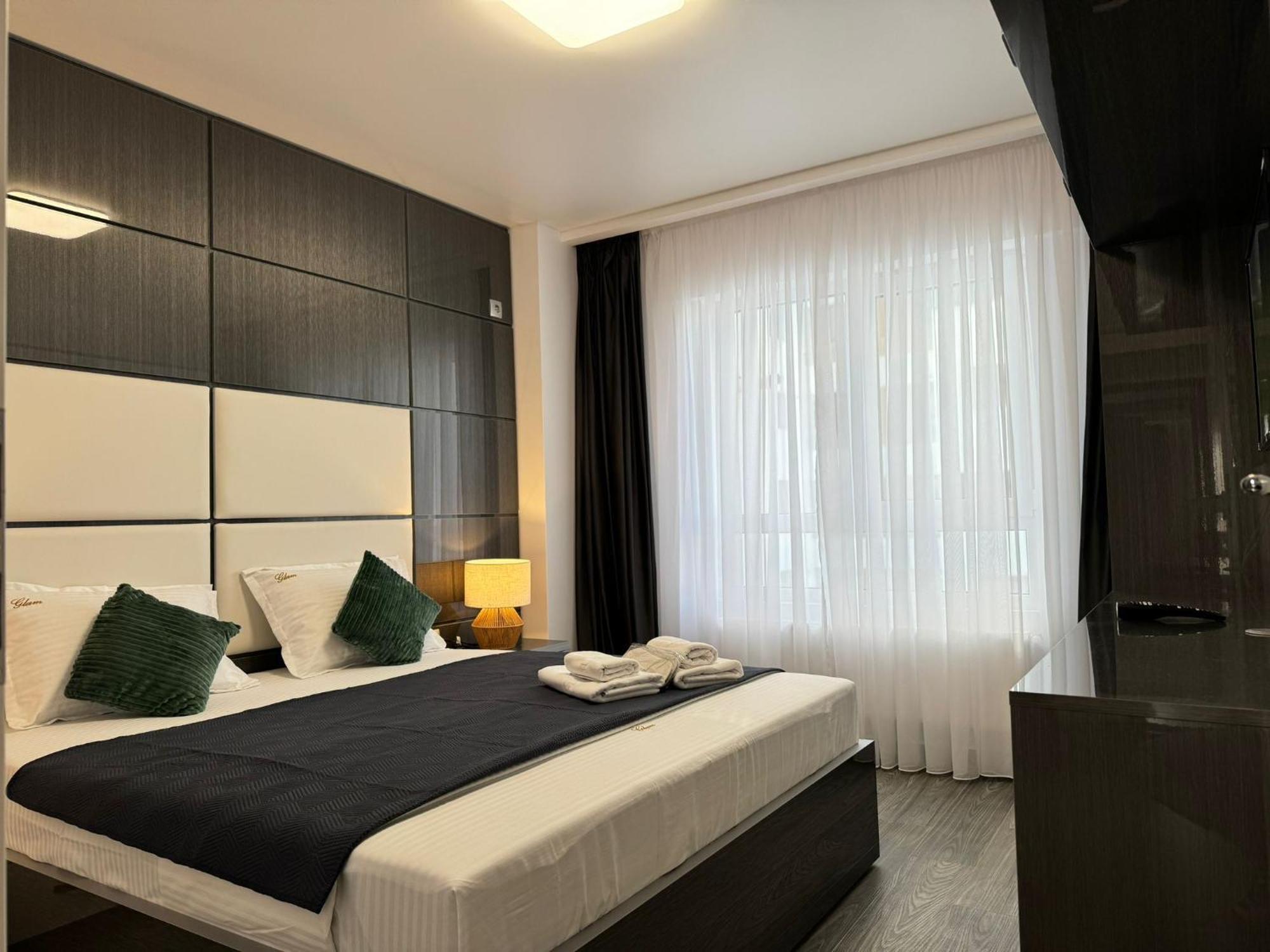 Luxury Glam Apartments Central Adress Bucuresti With Parking Екстер'єр фото