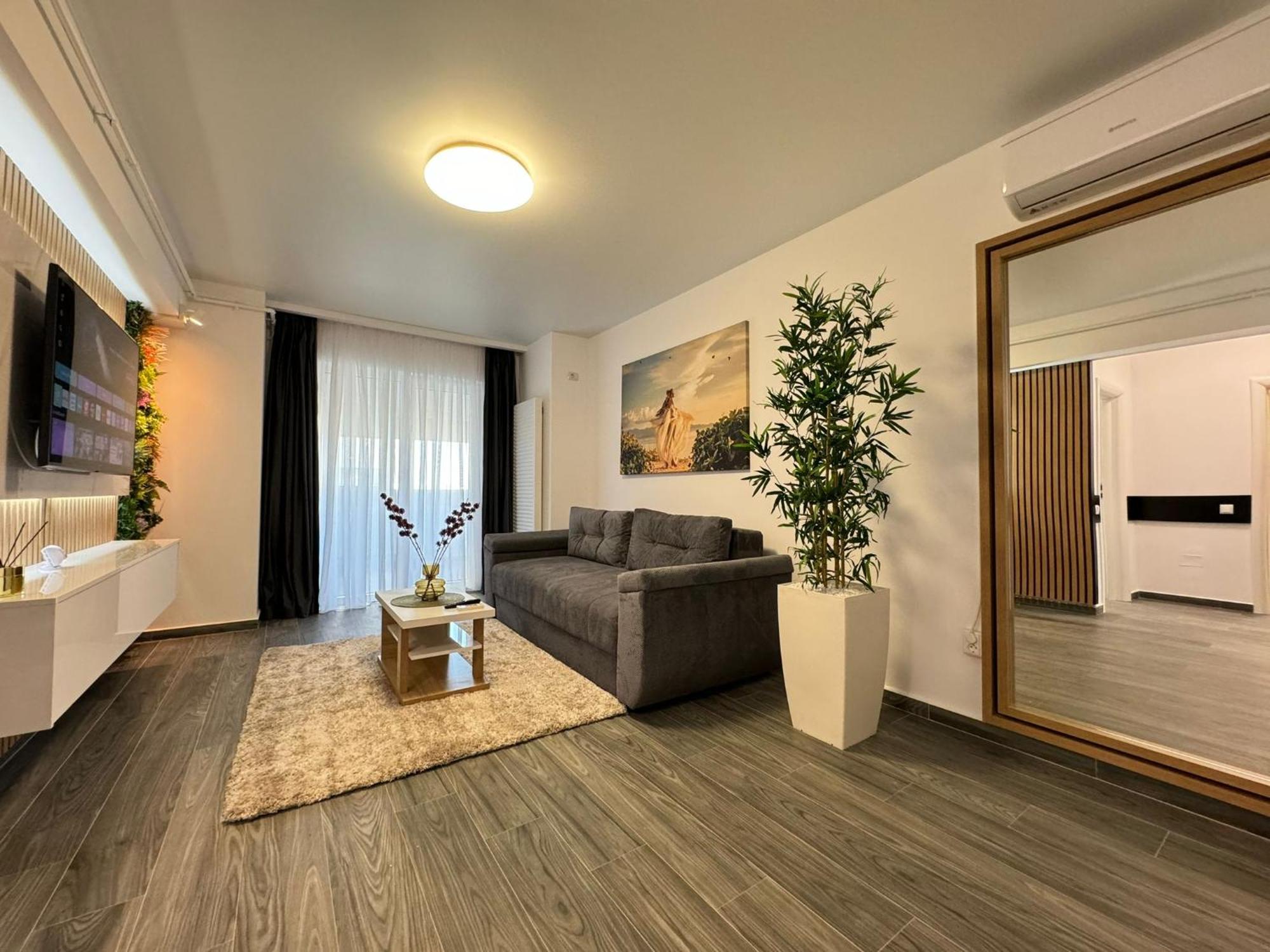 Luxury Glam Apartments Central Adress Bucuresti With Parking Екстер'єр фото